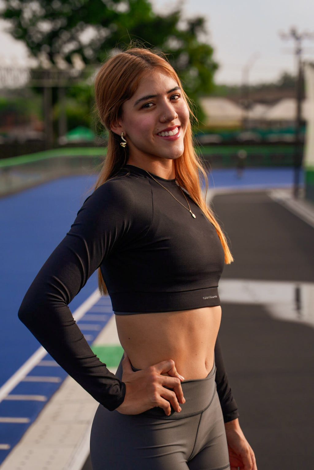 Top Manga Larga Snoop Sportfitness – Estilo Crop y Rendimiento Superior